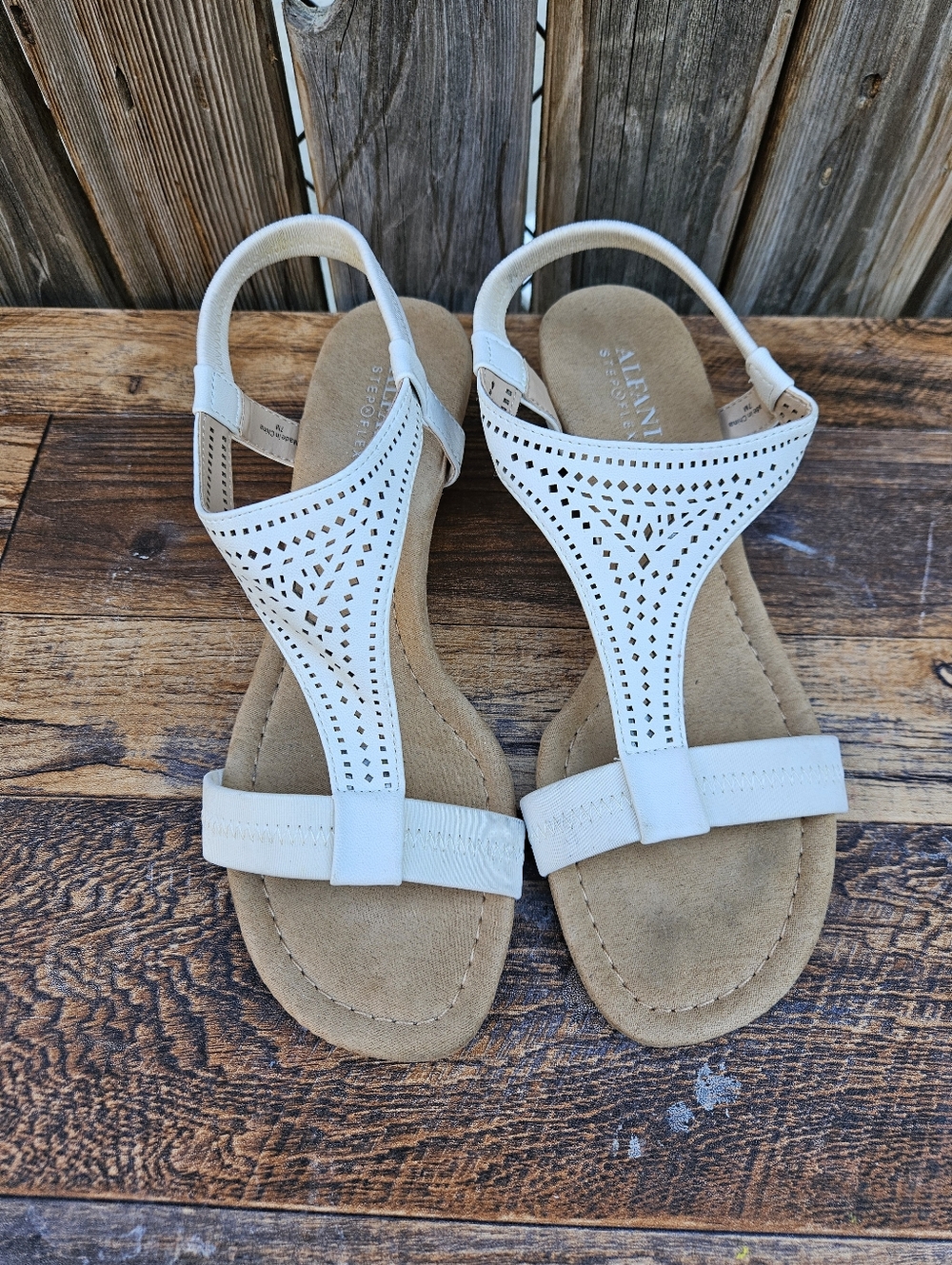 Women’s White Laser-Cut T-Strap Sandals Size 7M - Picture 3 of 16